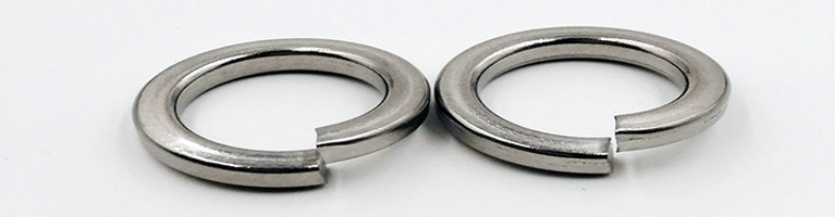 到底應(yīng)該用平墊圈還是彈簧墊圈啊，小伙整蒙了。